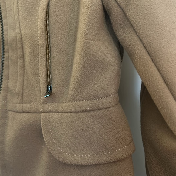 🐾 Express size a tan blazer - Picture 4 of 11